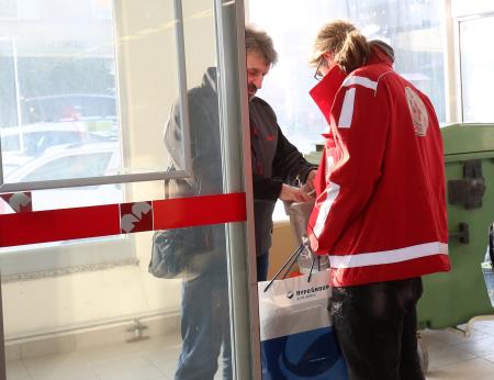 Akcija zbiranja materiala za Ukrajino 09 FOTO LJUBO VUKELIČ
